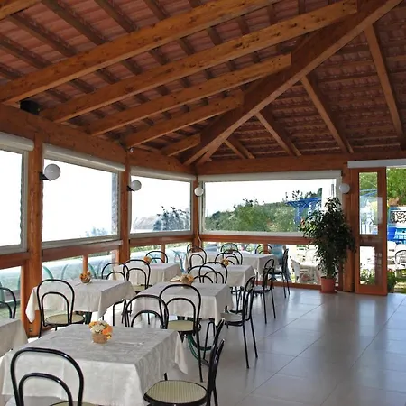 Daire Termini-sant'agata Sleeps 6 Pool Air Con Termini