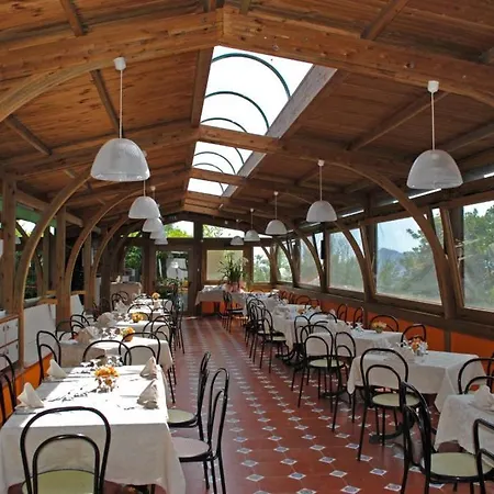 Termini-sant'agata Sleeps 6 Pool Air Con Daire