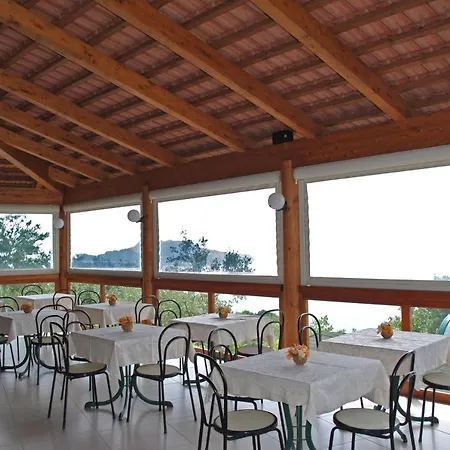 Daire Termini-sant'agata Sleeps 6 Pool Air Con