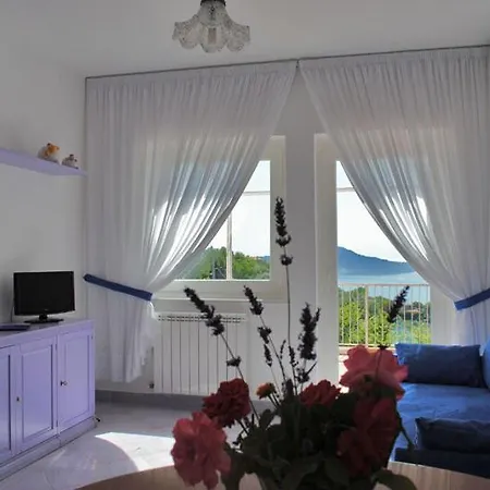 Daire Termini-sant'agata Sleeps 6 Pool Air Con *