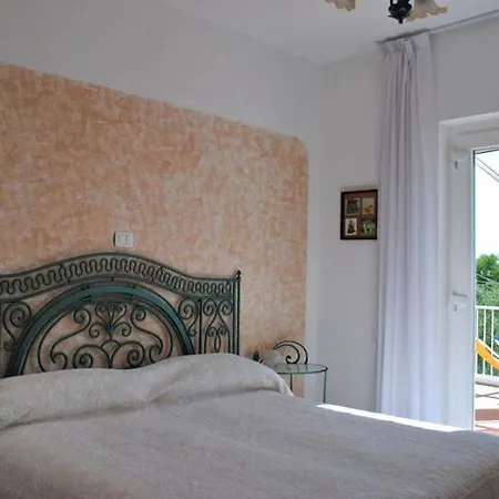 Termini-sant'agata Sleeps 6 Pool Air Con *